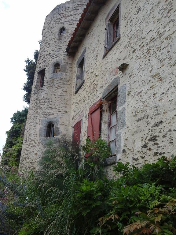 La Tour Des Laudes Bed and Breakfast Breuil-Barret Buitenkant foto