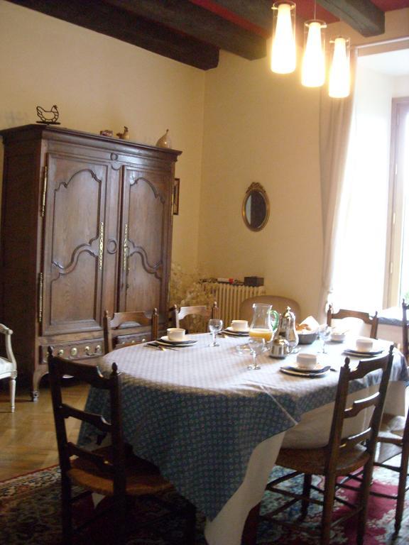 La Tour Des Laudes Bed and Breakfast Breuil-Barret Buitenkant foto
